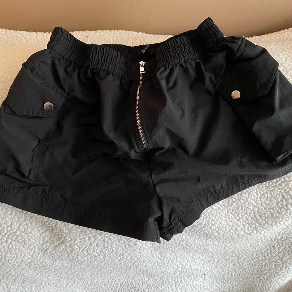 Forever 21 Black Cargo Zip-Front Women's Shorts